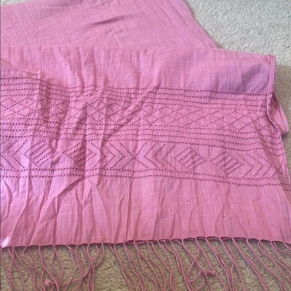 NWOT Pink Fringe Scarf - Picture 5 of 5